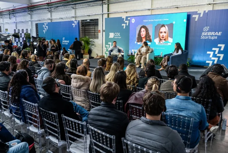 Palco CDL Sapiranga & Sebrae abre Summit com foco em vendas, carreira e inovação