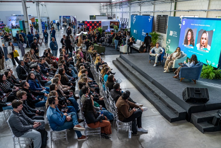 Palco CDL Sapiranga & Sebrae abre Summit com foco em vendas, carreira e inovação