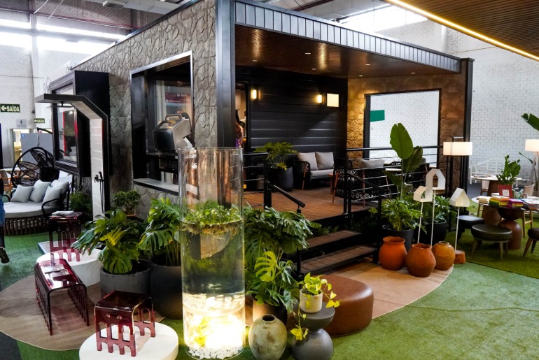 Movelsul Brasil recebe inovação da construção civil: cabana, eletroposto e módulo gourmet prontos para instalar