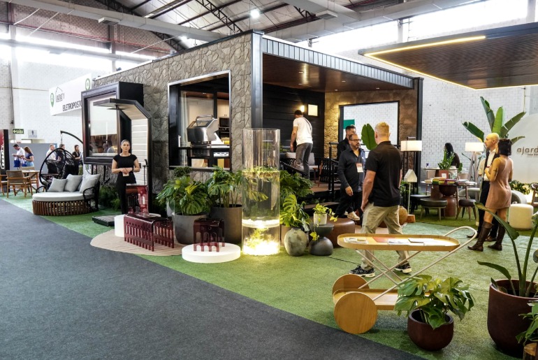 Movelsul Brasil recebe inovação da construção civil: cabana, eletroposto e módulo gourmet prontos para instalar