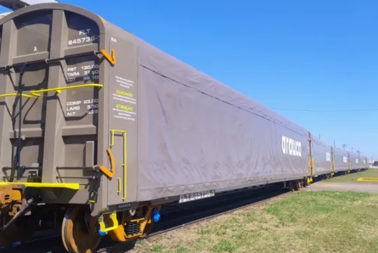 Randon entrega primeiros vagões ferroviários para Arauco Brasil