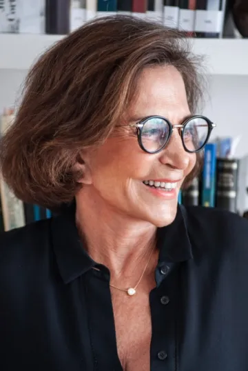 Clube do Livro Banrisul 60+ recebe Anna Mariano em bate-papo gratuito sobre o romance Murmúrios da terra