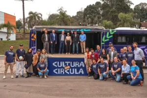 Banrisul Cultural e Fundação Marcopolo apresentam ônibus-palco que levará arte e educação a 16 cidades gaúchas