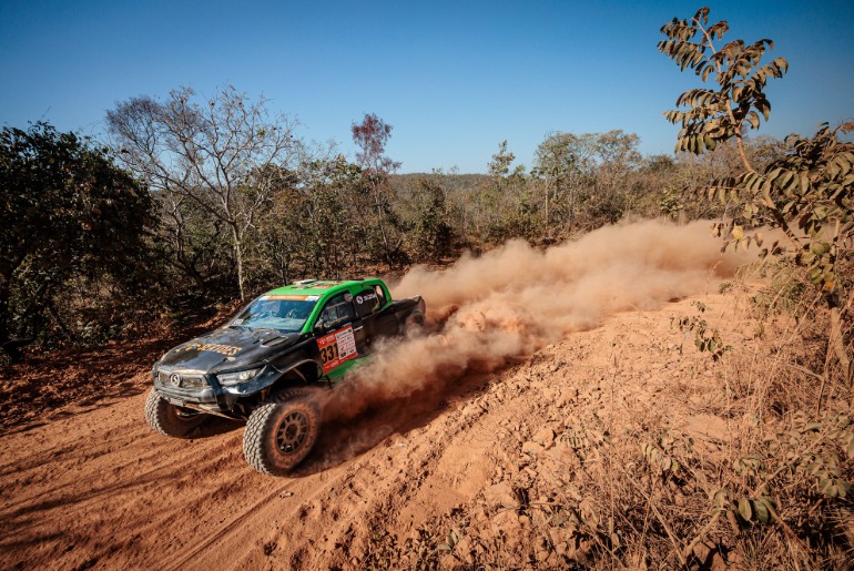 Bulldog Racing completa quinta etapa do Sertões em quinto lugar