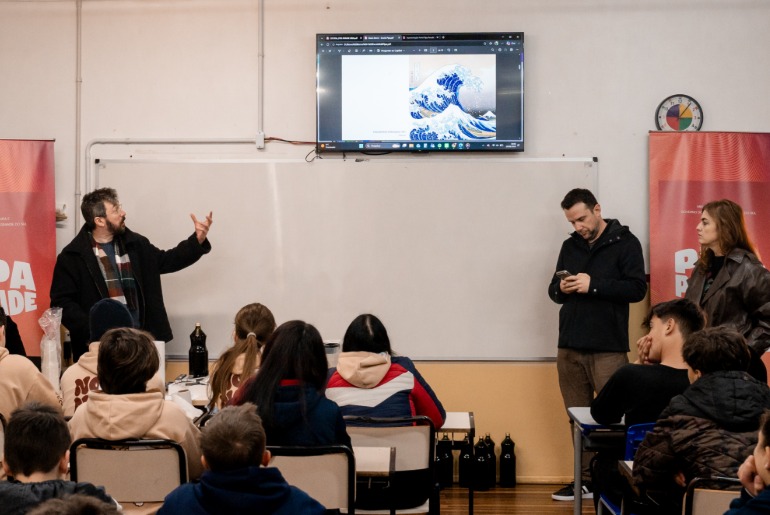 Alunos da rede pública de Farroupilha viram artistas por um dia em oficina do Pipa Parade