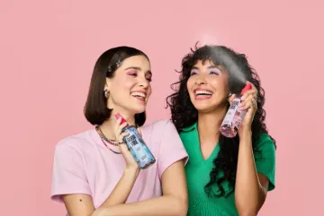 Uma vibe para cada momento: conheça os 10 body splashes Avon AquaVibe