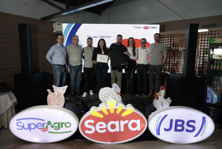 JBS reconhece mais de 40 produtores integrados durante a Expointer e celebra dez anos da Plataforma SuperAgro 