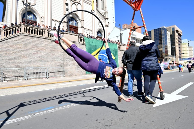 Frio sim, mas é Independência do Brasil, desfile sempre acontece