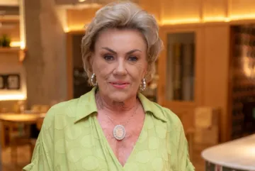 Regina Bellini volta às passarelas com desfile benemerente