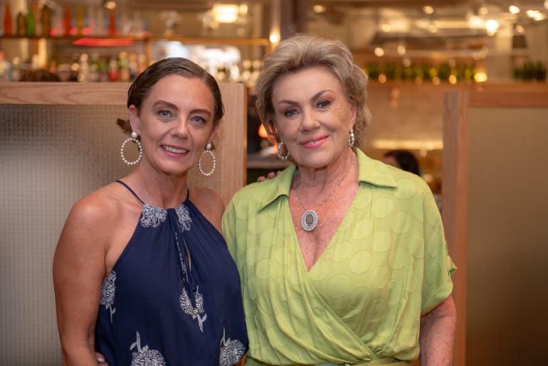 Regina Bellini volta às passarelas com desfile benemerente