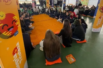 Circulando nas Escolas promove reflexão sobre saúde e bem-estar entre estudantes de Flores da Cunha