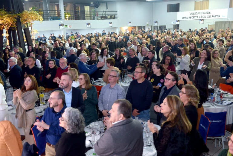Jantar Tá na Mesa com a ADCE destina R$ 155 mil para 30 entidades de Caxias do Sul