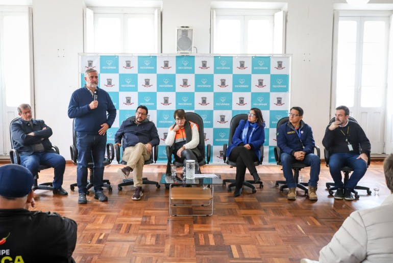 Pimenta suspende agenda de campanha para acelerar ajuda a municípios atingidos pelos temporais