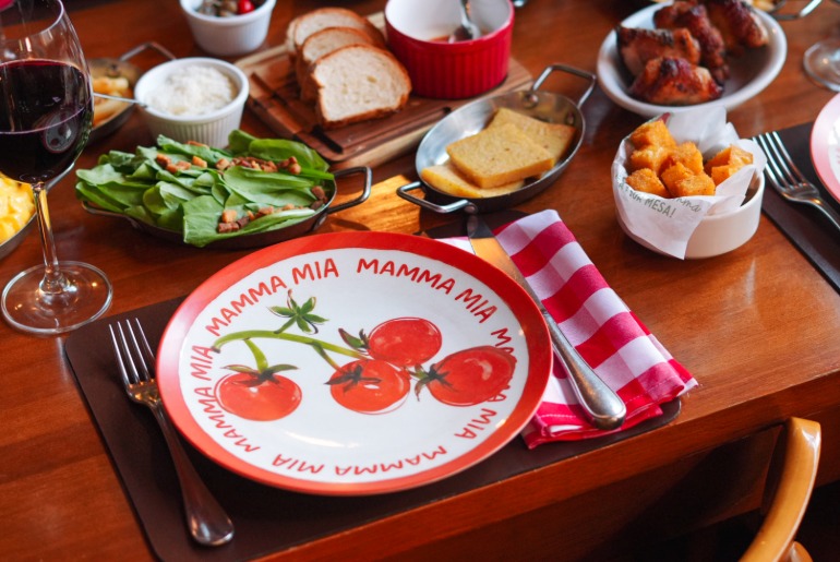 Shopping Pelotas: operações do Mamma Mia transformam sabores e encontros em porcelana exclusiva