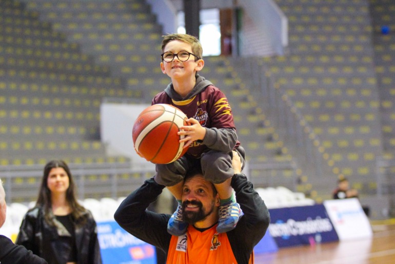 Caxias Basquete inverte os papéis e coloca parceiros em quadra