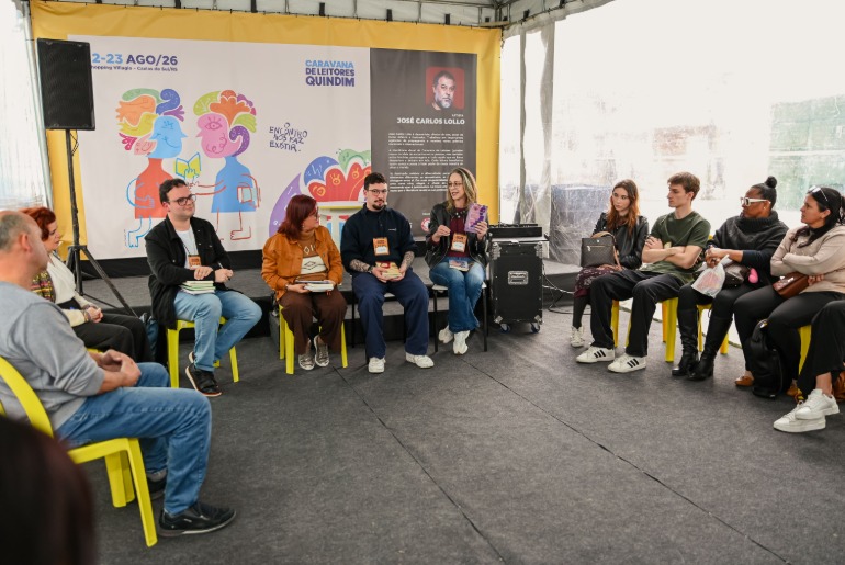 Escritores locais participam de bate-papo sobre inspirações literárias na Feira do Livro de Caxias do Sul