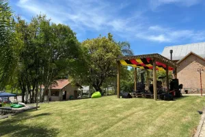 Brewine Leopoldina celebra 10 anos com Oktoberfest no Vale dos Vinhedos