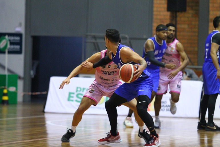 Caxias do Sul Basquete reage no último quarto, mas é sperado pelo Minas Storm no SESI