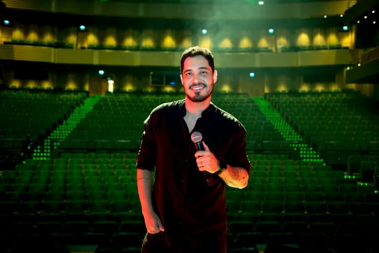 Diogo Almeida apresenta o Especial Mês dos Professores em Porto Alegre