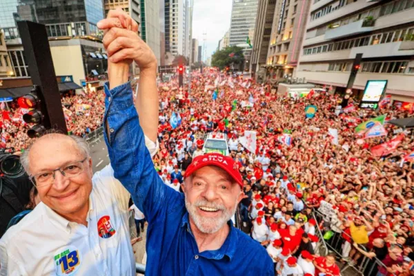 É TETRA | LULA VENCE ELEIÇÃO E ESTÁ REELEITO PARA MAIS 4 ANOS DE MANDATO